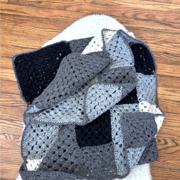 Crochet Gingham Plaid Granny Square Throw Blanket 100% Wool - Picture 3 of 6